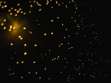 Sarı parıltılı ışıklar grunge arkaplan, sim çözünmüş soyut arkaplan. Tatil soyut dokusu. Noel arkaplanı.