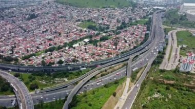 Perifrico de Ciudad de Mxico con la zona centro al fondo, görünür kontaminada por las emisiones diarias.