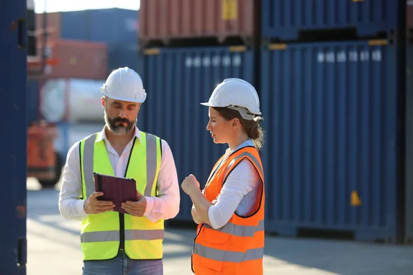 Voorman Controle Laden Containers Doos Van Cargo Vrachtschip Voor Import — Stockfoto