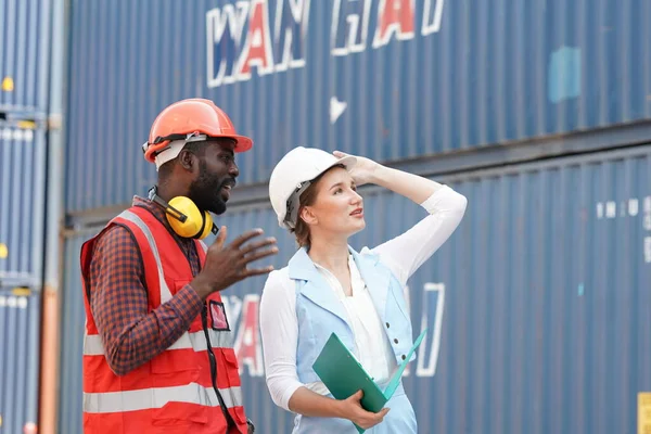 Voorman Controle Laden Containers Doos Van Cargo Vrachtschip Voor Import — Stockfoto