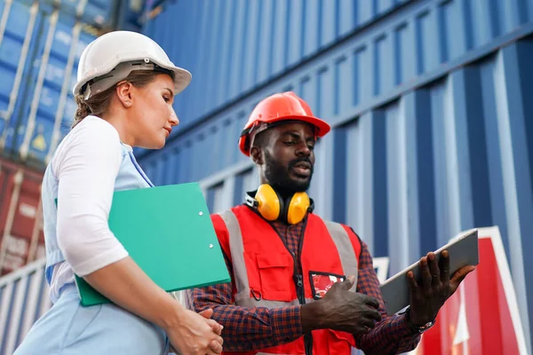 Voorman Controle Laden Containers Doos Van Cargo Vrachtschip Voor Import — Stockfoto