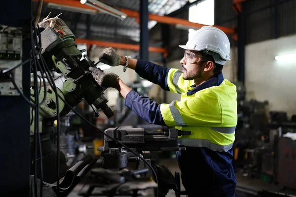 Profissionais Homens Engenheiro Habilidades Trabalho Qualidade Manutenção Formação Indústria Trabalhador — Fotografia de Stock