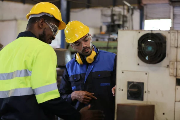 Yrkesmän Ingenjör Arbetare Kompetens Kvalitet Underhåll Utbildning Industri Fabriksarbetare Lager — Stockfoto