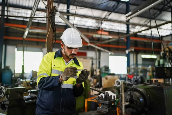 Profissionais Homens Engenheiro Habilidades Trabalho Qualidade Manutenção Formação Indústria Trabalhador — Fotografia de Stock