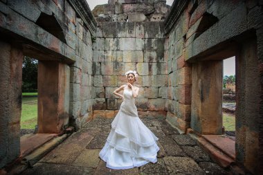 tam uzunlukta gelin portresi 