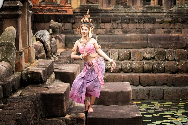 Frau Thailändischem Kleid Das Ein Handsymbol Bildete — Stockfoto