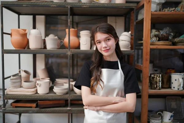 Mujer Independiente Negocios Hobby Mujer Haciendo Cerámica Cerámica — Foto de Stock