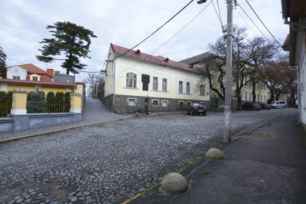 View, Kapitulna street, one of landmarks of Uzhgorod. — Stock Photo, Image