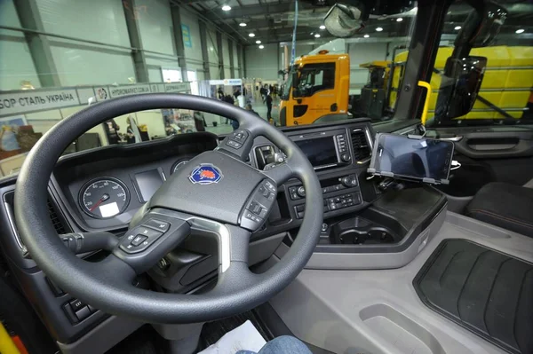Interior Novo Modelo Caminhão Basculante Cabine Scania Assento Roda Painel — Fotografia de Stock