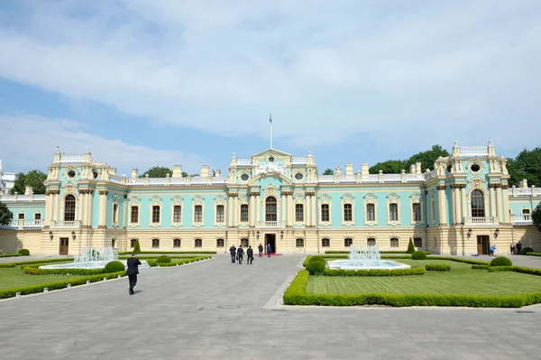 Uma Vista Frontal Palácio Mariyinsky Residência Cerimonial Oficial Presidente Ucrânia — Fotografia de Stock