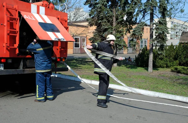 Fireman Preparing Firefighting Equipment Firetruck Firefighting April 2019 Forestry Sviatoshyn — ストック写真