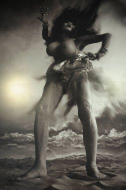 Kuruluş The Old Girls Tiyatrosu, Windswept Women, 2009. Sanatçı Miwa Yanagi. Arsenale 2012. 30 Temmuz 2012. Kyiv, Ukrayna