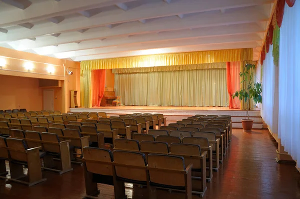 Interior Empty Auditorium Typical Ukrainian Secondary School Stage Chairs Piano — Fotografia de Stock