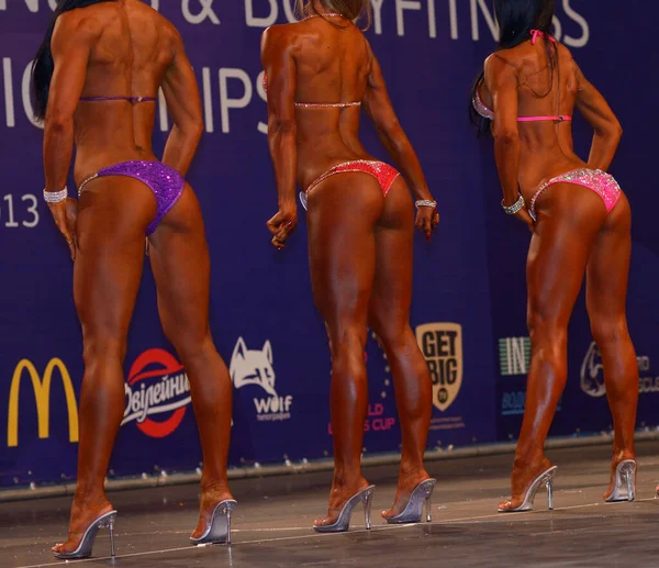 Fitness Girls Bikinis Posing Stage World Cup 2013 September 2013 — kuvapankkivalokuva