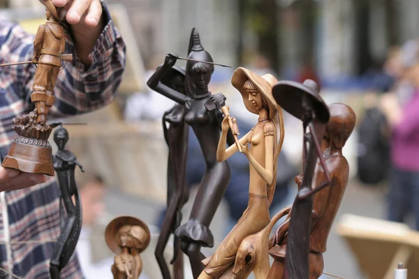 Handmade Wooden Figurines Put Sale Street Fair August 2013 Andreevsky — Stock fotografie