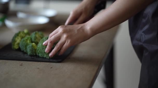 Mains Une Femme Cuisinant — Video