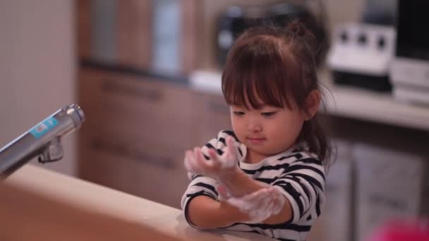 Image Girl Washing Her Hands — Stock Video