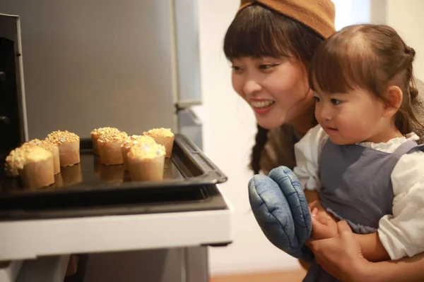 Parents Children Making Sweets — Fotografia de Stock