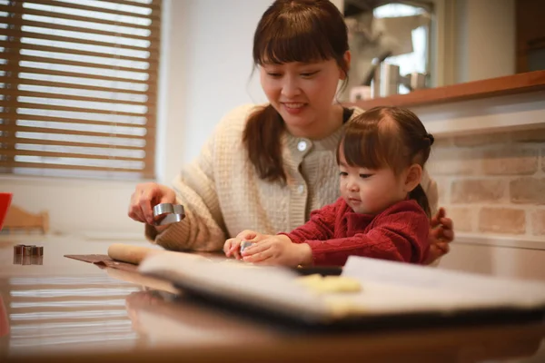 Parents Children Making Sweets — Fotografia de Stock