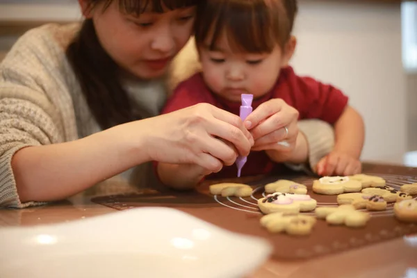 Parents Children Making Sweets — 스톡 사진