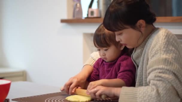 Parents Children Making Sweets — Video Stock