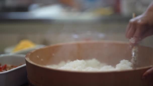 Bild Einer Frau Beim Kochen — Stockvideo