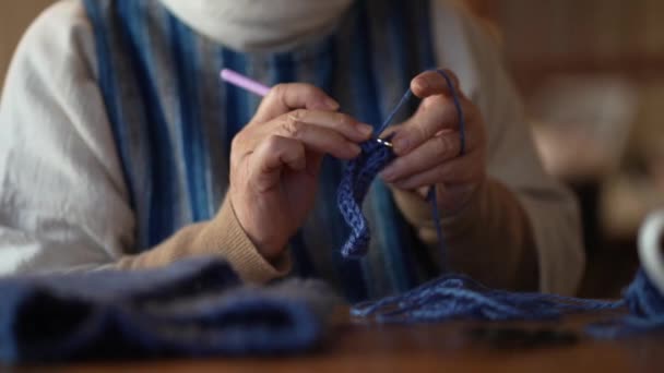 Female Hand Knitting Neck Warmer — Video Stock