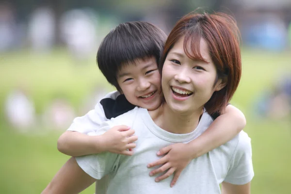 Genitore Sorridente Figlio — Foto Stock