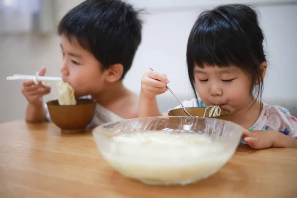 Image Children Eating — стоковое фото