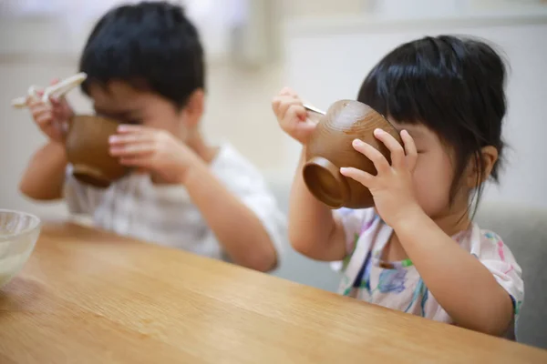 Image Children Eating — стоковое фото