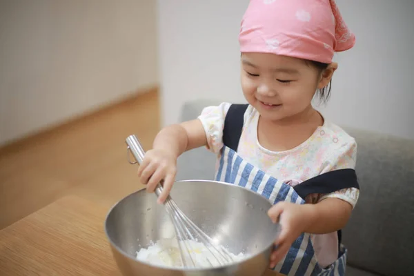 Image Girl Cooking — стоковое фото