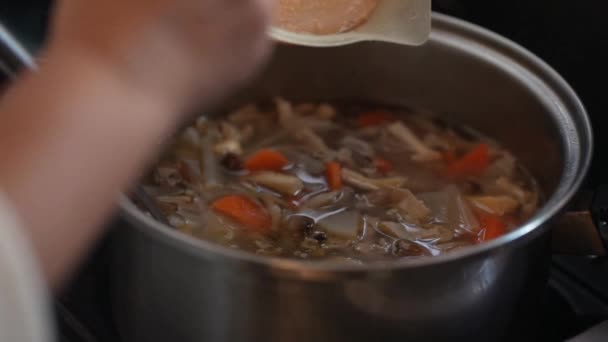 Proceso Hacer Sopa Cerdo — Vídeos de Stock