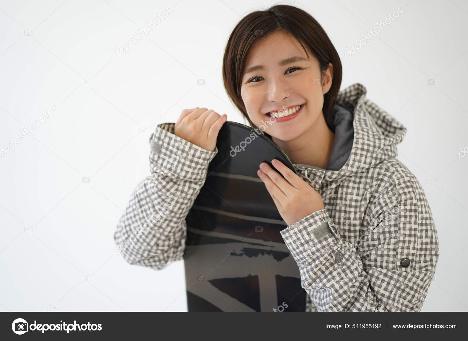 Портрет Симпатичной Японки Держащей Сноуборд Белом Фоне Стоковое.