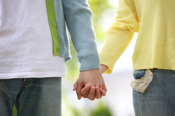 Jeune Couple Asiatique Relaxant Dans Parc Été — Photo