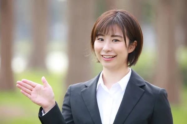 Portrait Asian Businesswoman Park Showing Palm — Stock Photo, Image