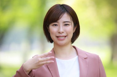 Güzel Asyalı genç kadın portresi