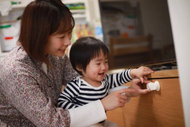 Ebeveynlerin ve çocukların güvenlik önlemleri almaları