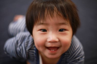 Asya şirin küçük çocuk portresi