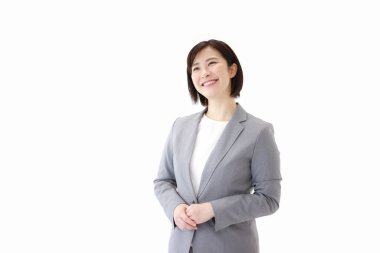 Genç, güzel Asyalı kadın stüdyo geçmişine karşı.