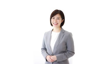 Genç, güzel Asyalı kadın stüdyo geçmişine karşı.