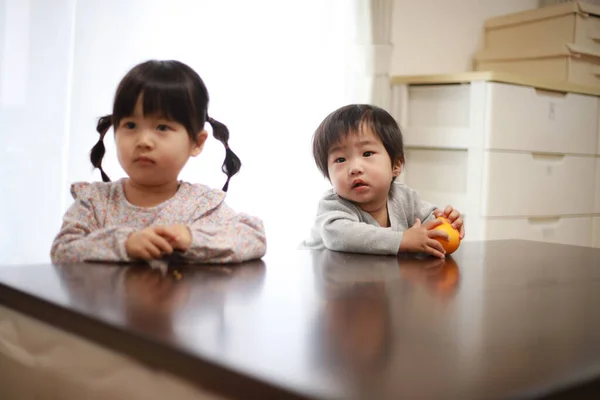 Little Boy Girl Sitting Floor Home — Stock Photo, Image