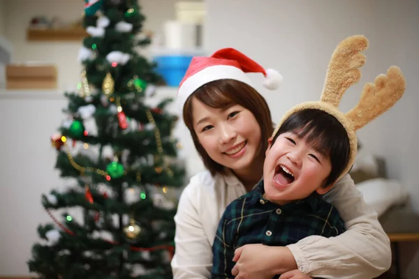 Szczęśliwa Matka Syn Boże Narodzenie — Zdjęcie stockowe