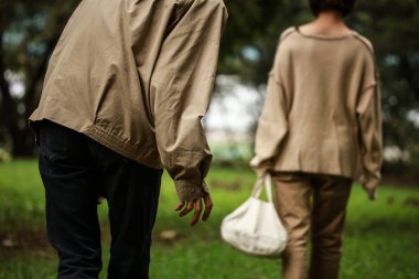 Kapkaççı bir adamın görüntüsü