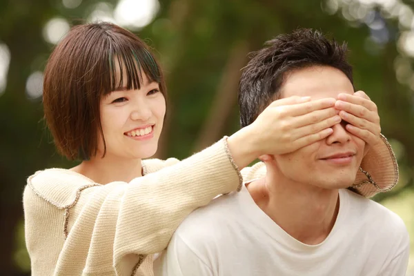 Jeune Couple Amoureux Plein Air — Photo