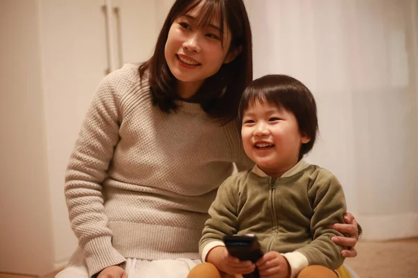 Asian Young Woman Her Little Son Remote Control — Stock Photo, Image