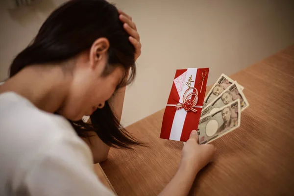 Uma Mulher Preocupada Com Uma Celebração — Fotografia de Stock