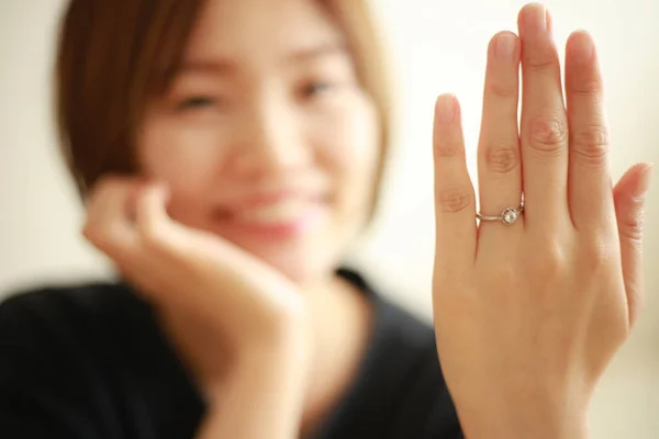 Beautiful Young Asian Woman Showing Ring — Stock Photo, Image