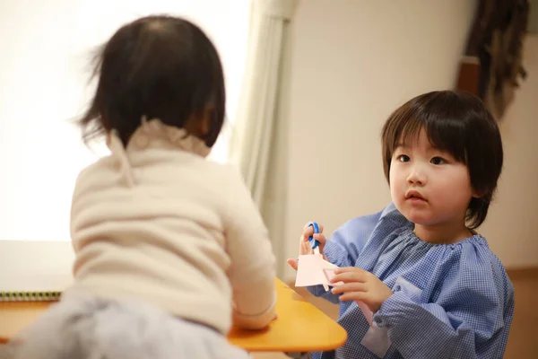 Dos Lindo Asiático Niños Jugando Juntos —  Fotos de Stock