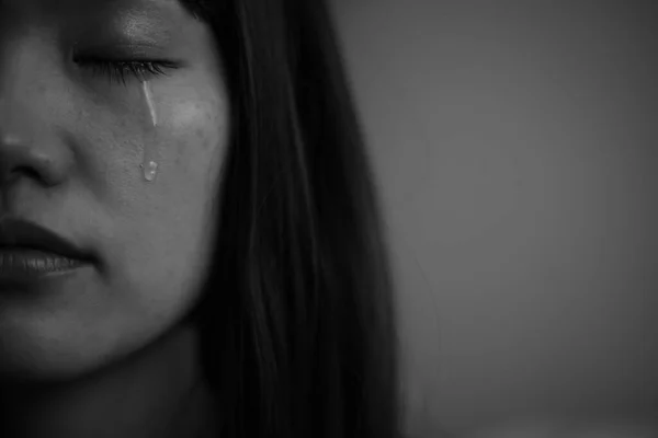Retrato Mujer Asiática Que Derrama Lágrimas —  Fotos de Stock