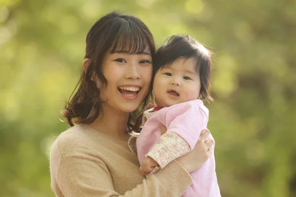 Азіатська Мати Дочка Відкритому Повітрі — стокове фото